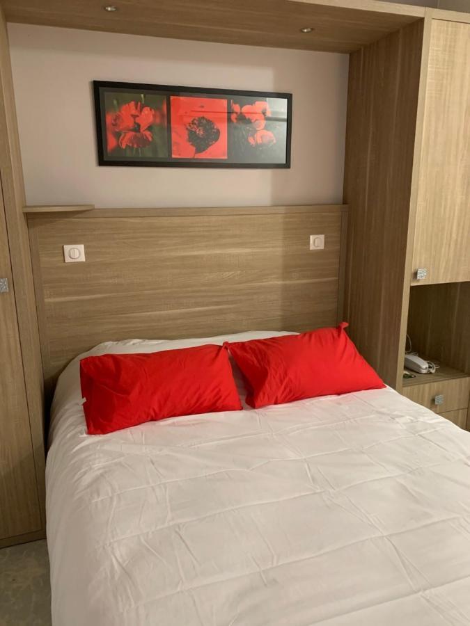 Double Room,1407725063:JPEG